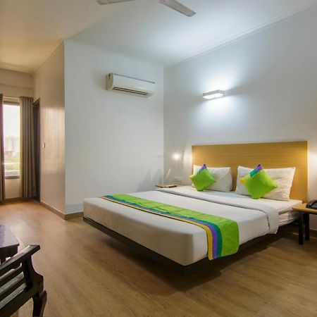 Hotel Treebo Noida Express Exterior foto