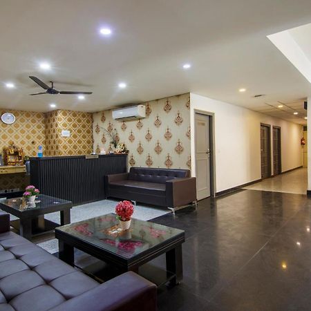 Hotel Treebo Noida Express Exterior foto